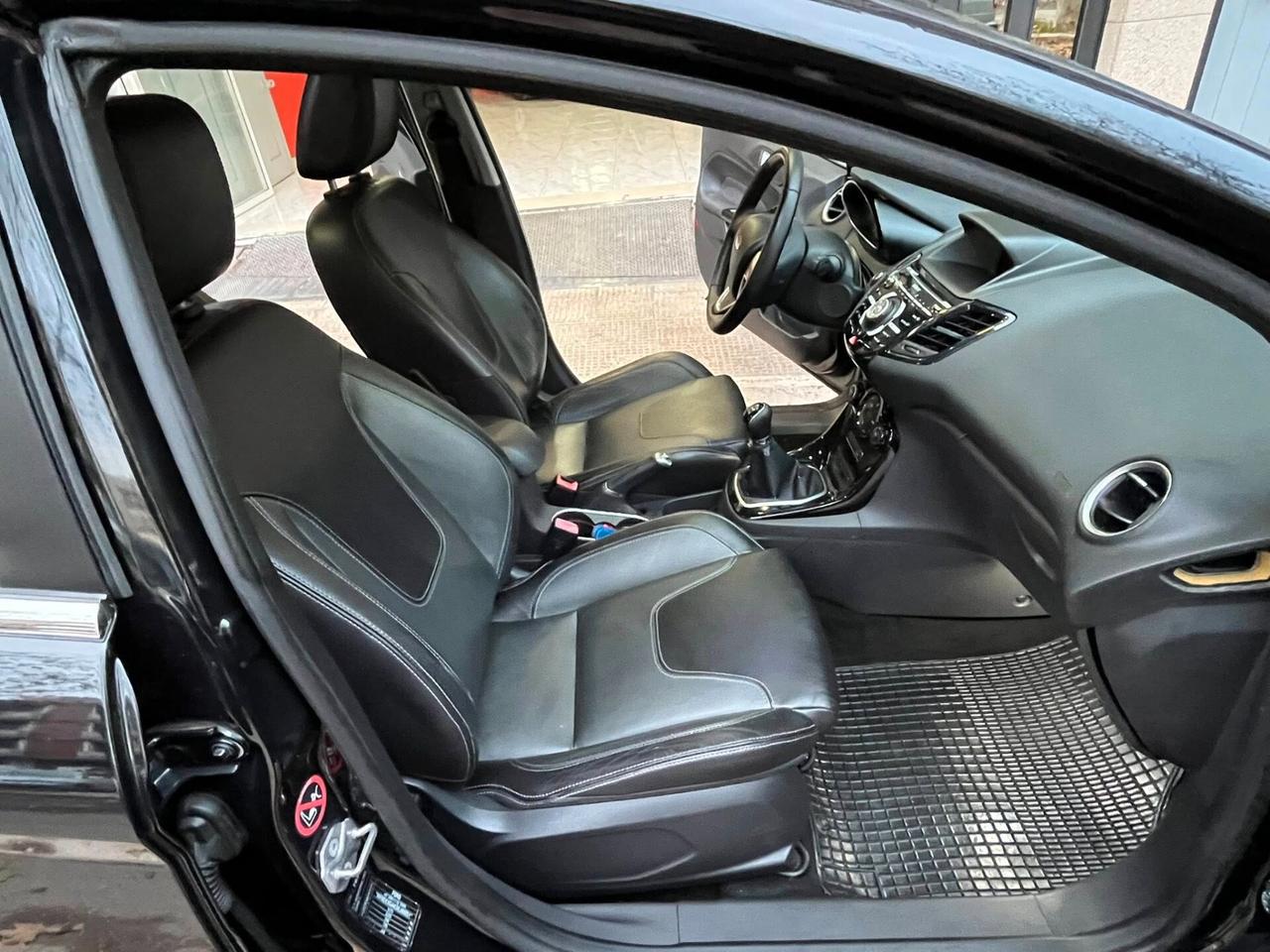 Ford Fiesta 1.5 TDCi 75CV 5 porte Titanium