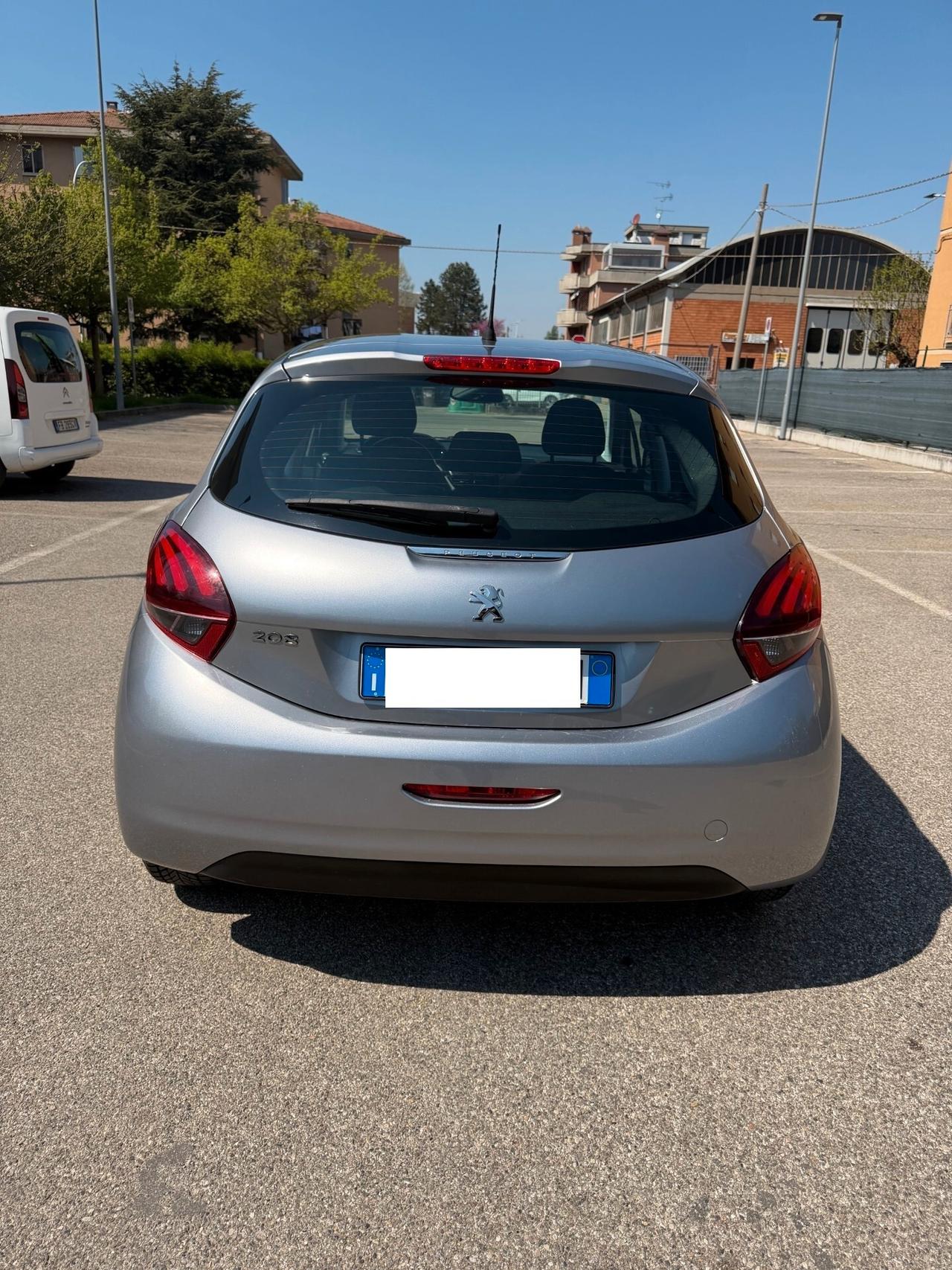 Peugeot 208 1.5 - NEOP. - NAV. - 12 MESI DI GARANZIA -