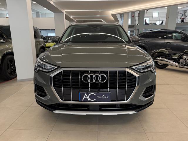 AUDI Q3 35 TFSI Business