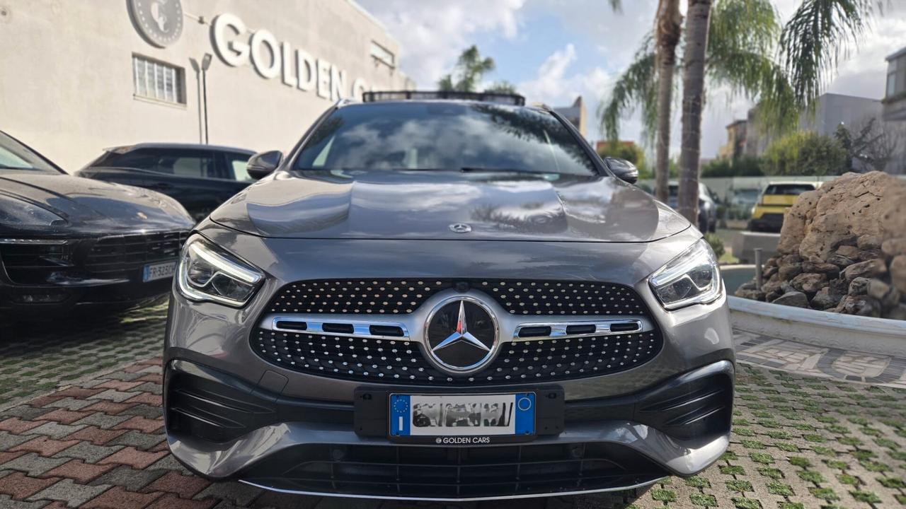 Mercedes-Benz GLA 180 d 1950 115CV Premium AMG auto Tetto Uff Italy Led USB