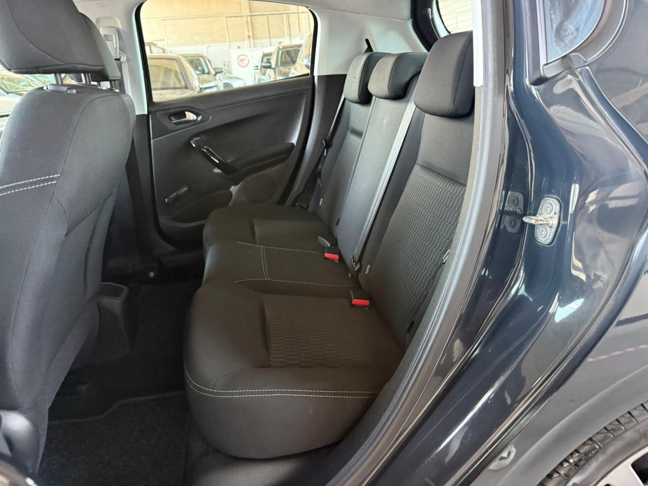 Peugeot 208 PureTech 82 5 porte Allure