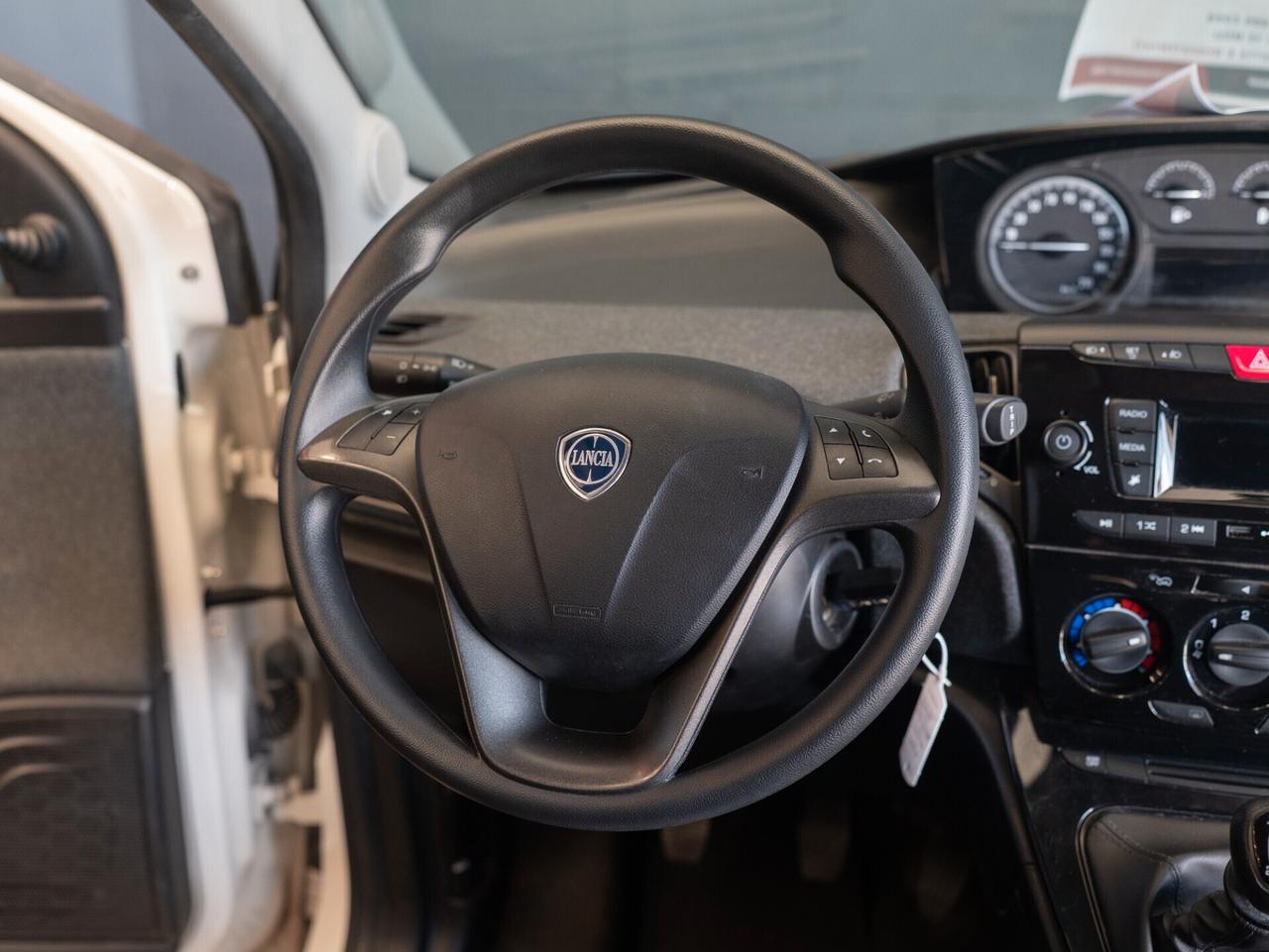 Lancia Ypsilon 1.0 FireFly Hybrid 70 cv 5 porte