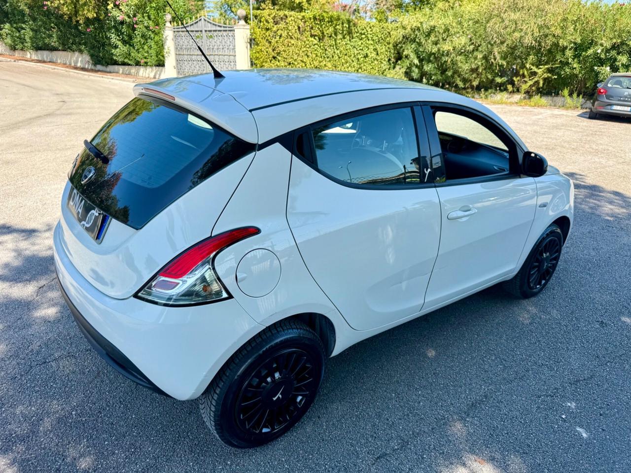 Lancia Ypsilon Ecochic Euro6B neopatentati uniprop