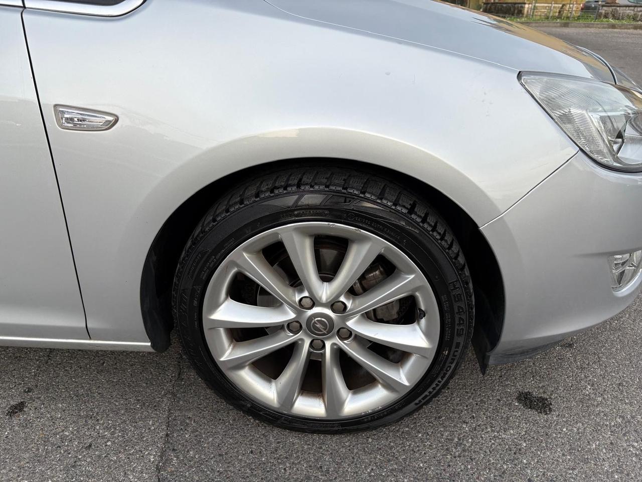 Opel Astra 2.0 CDTI 165CV Sports Tourer Cosmo