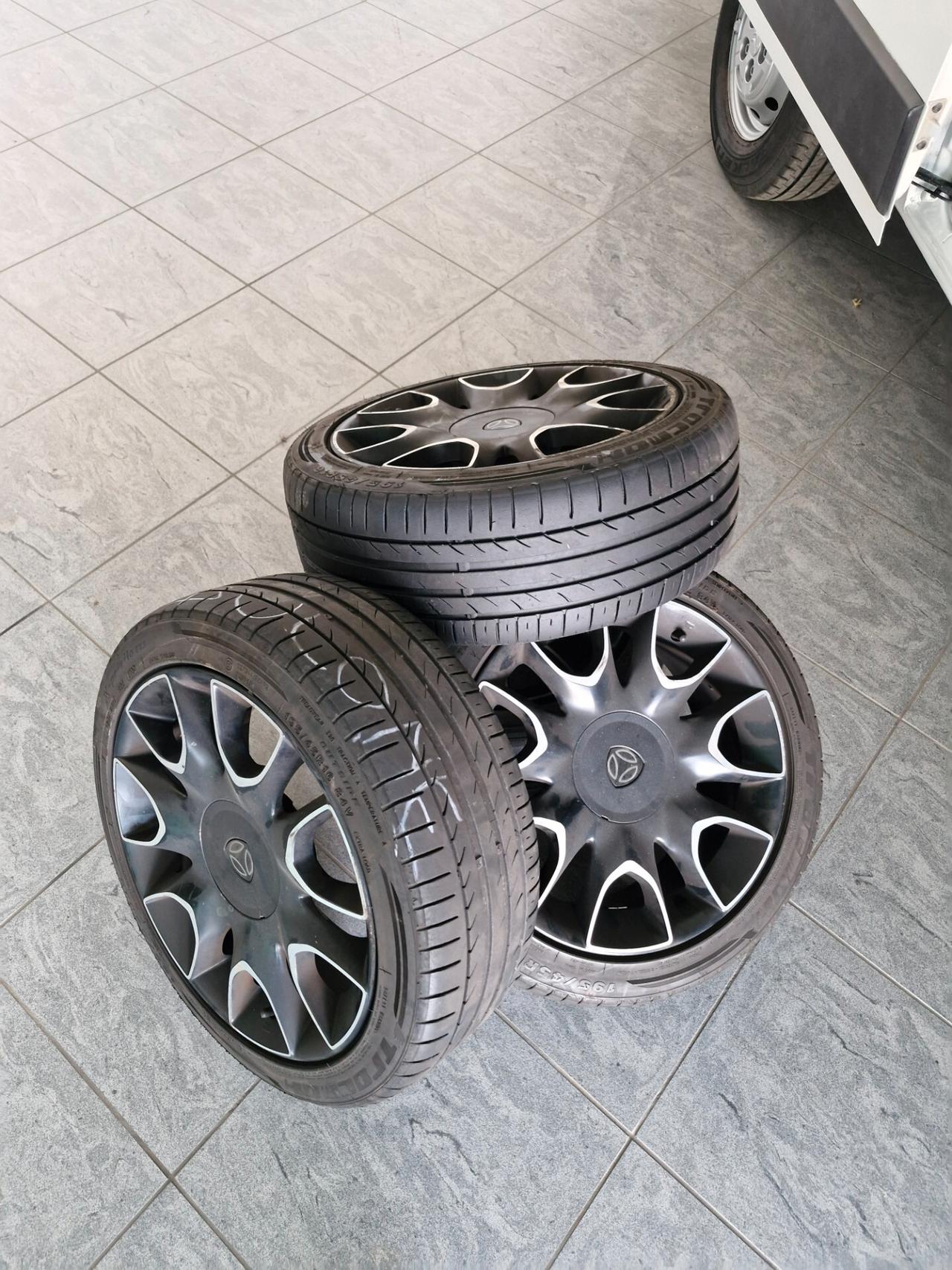 Lancia Ypsilon 1.3 MJT 16V 95 CV 5 porte S&S S Momodesign