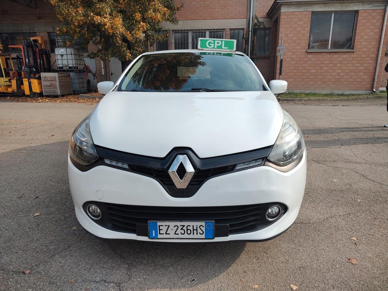 Renault Clio 1.2 75CV GPL 5 porte Wave, EURO 5B, CON SCADENZA 2035. OK NEOPATENTATI, GARANZIA L.12 MESI