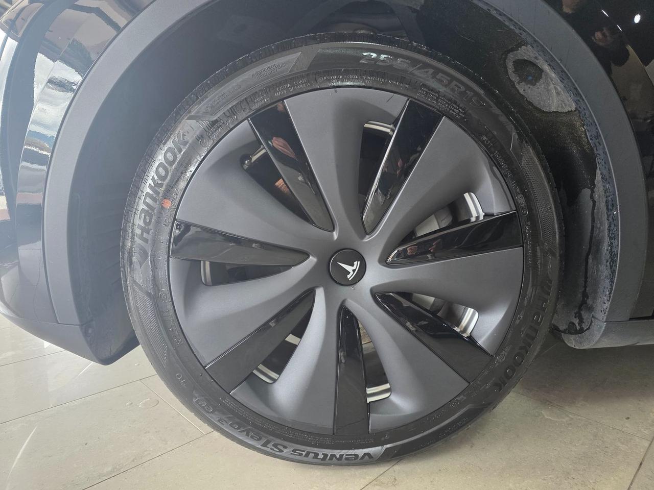 Tesla Model Y Long Range