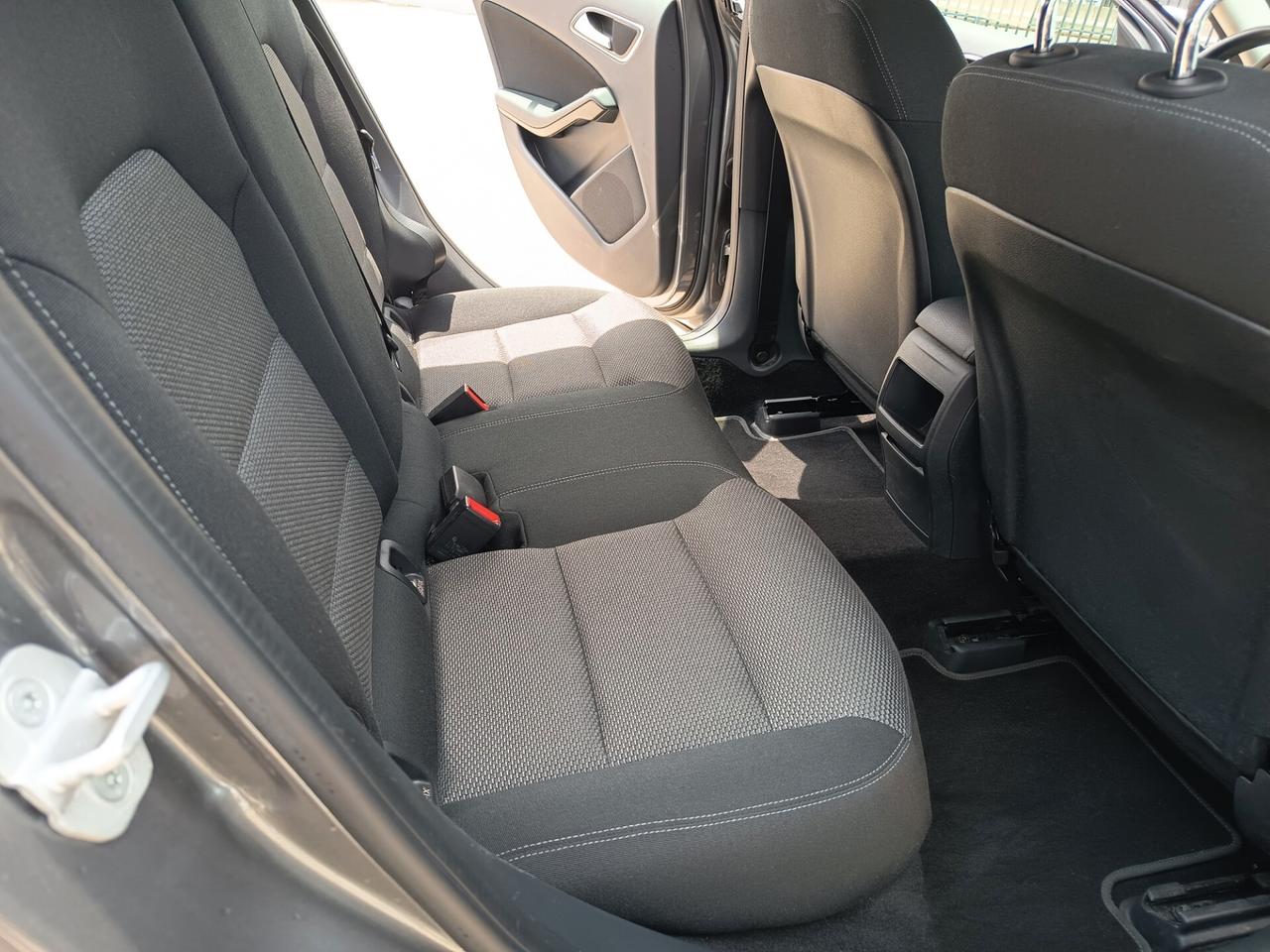 Mercedes-benz GLA 200 d Automatic 4Matic Business