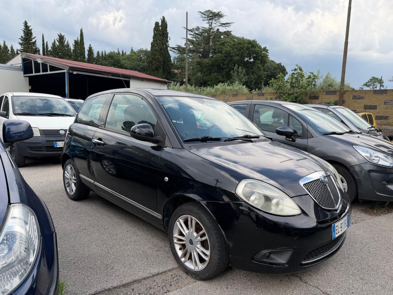 Lancia Ypsilon 1.3 MJT 75 CV Unyca