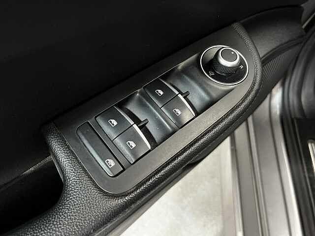 Alfa Romeo Giulia 2.2 Turbodiesel 210 CV AT8 AWD Q4 Veloce