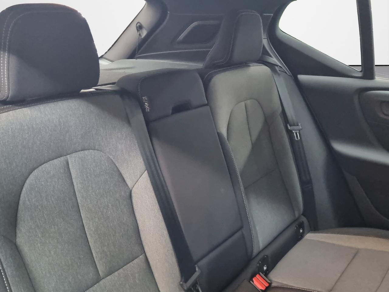 Volvo XC40 B3 automatico Plus Dark