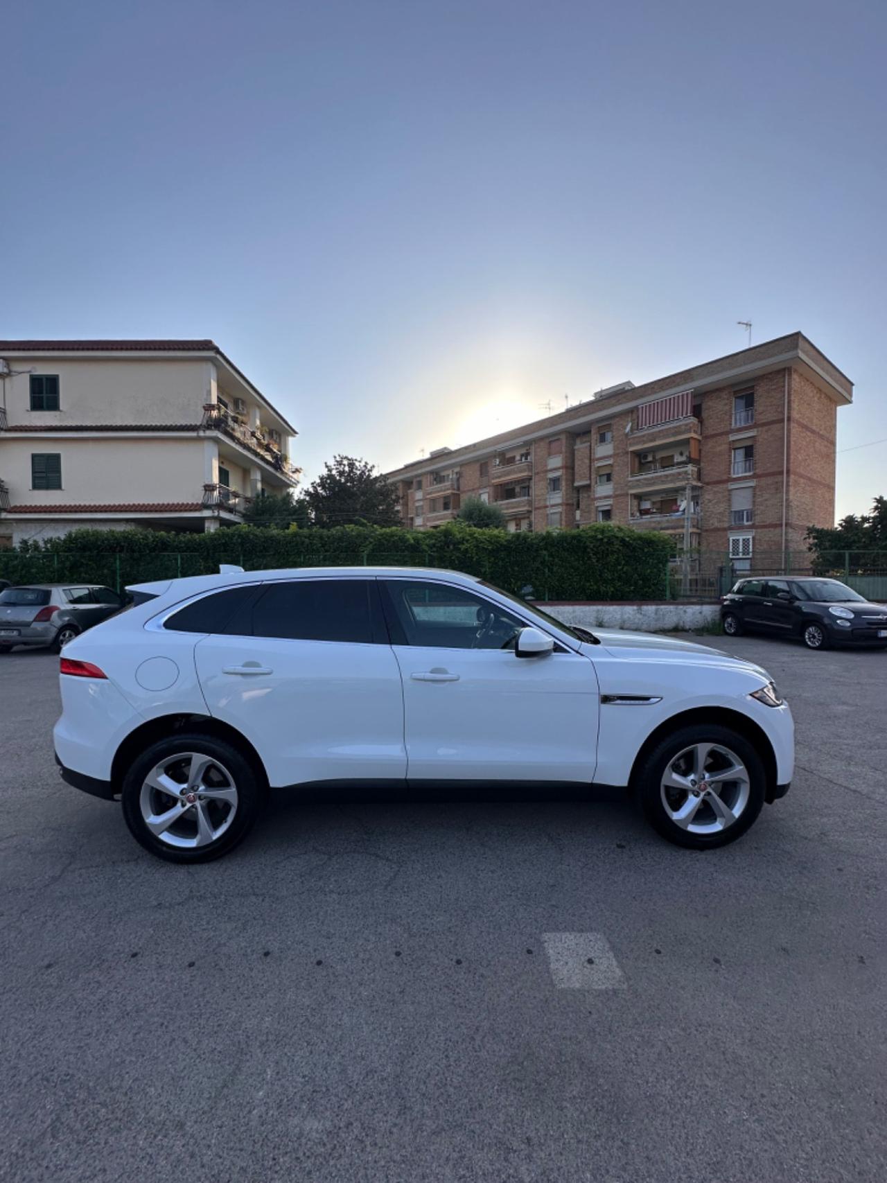 Jaguar F-Pace 2.0 D 180 CV AWD aut. Pure