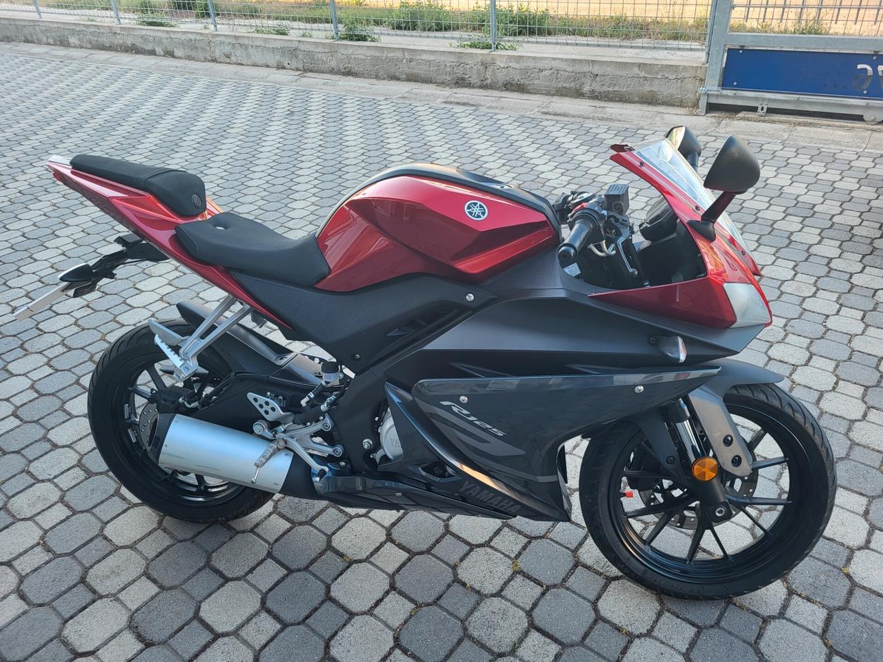 Yamaha YZF-R125 ABS - SOLI 2.700 KM - UTILIZZATA POCHISSIMO