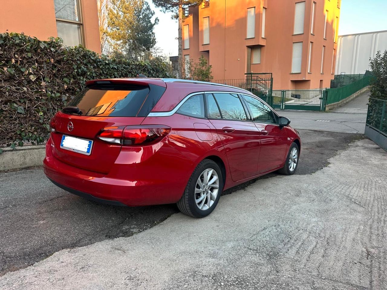 Opel Astra 1.5 CDTI 105 CV S&S Sports Tourer Business Elegance