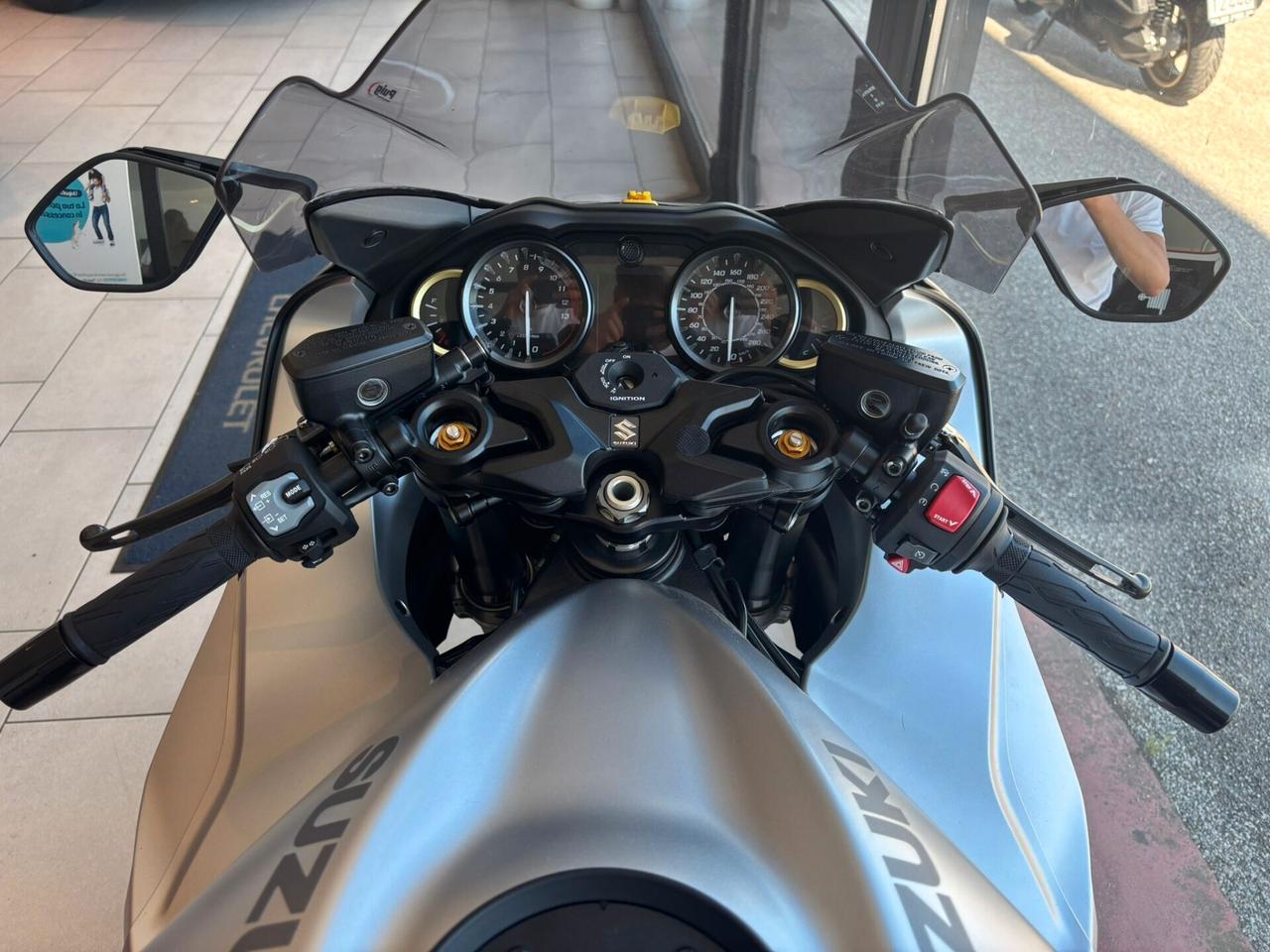 Suzuki Hayabusa GSX 1300 R UNICO PR.