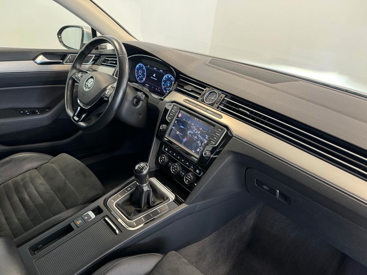Volkswagen Passat Variant 2.0 TDI Highline BlueMotion Technology XENON PELLE NAVI