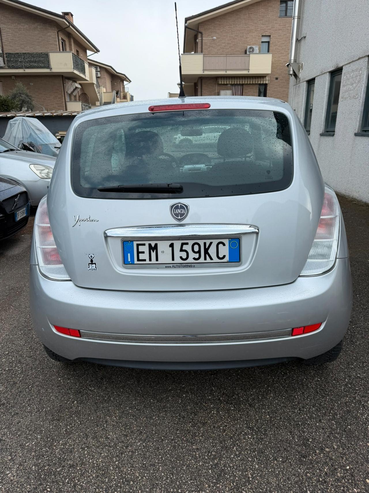 Lancia Ypsilon 1.2 69 CV Unyca