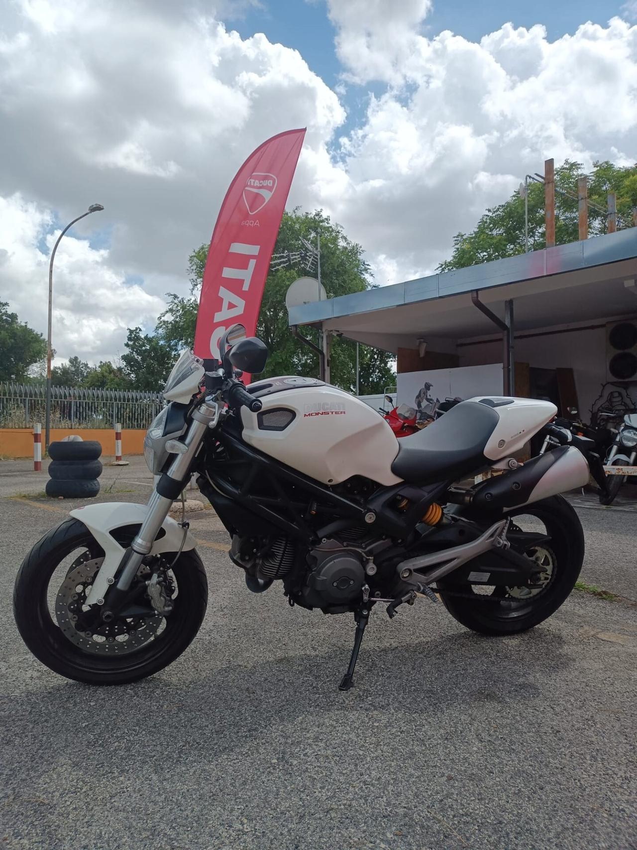 Ducati Monster 696plus
