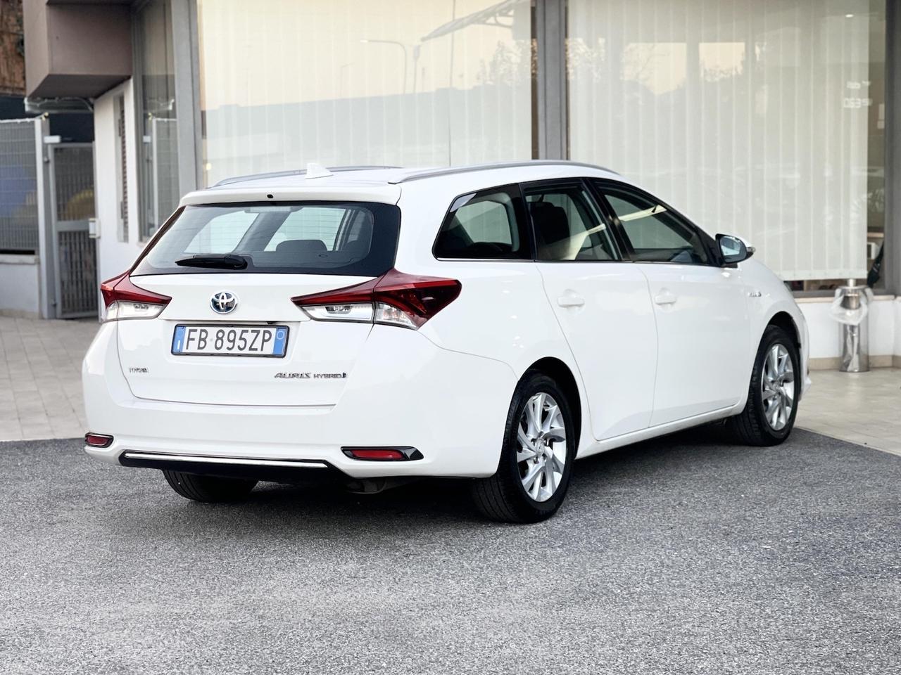 Toyota Auris 1.8 Hybrid Lounge 99CV E6 Neo - 2015