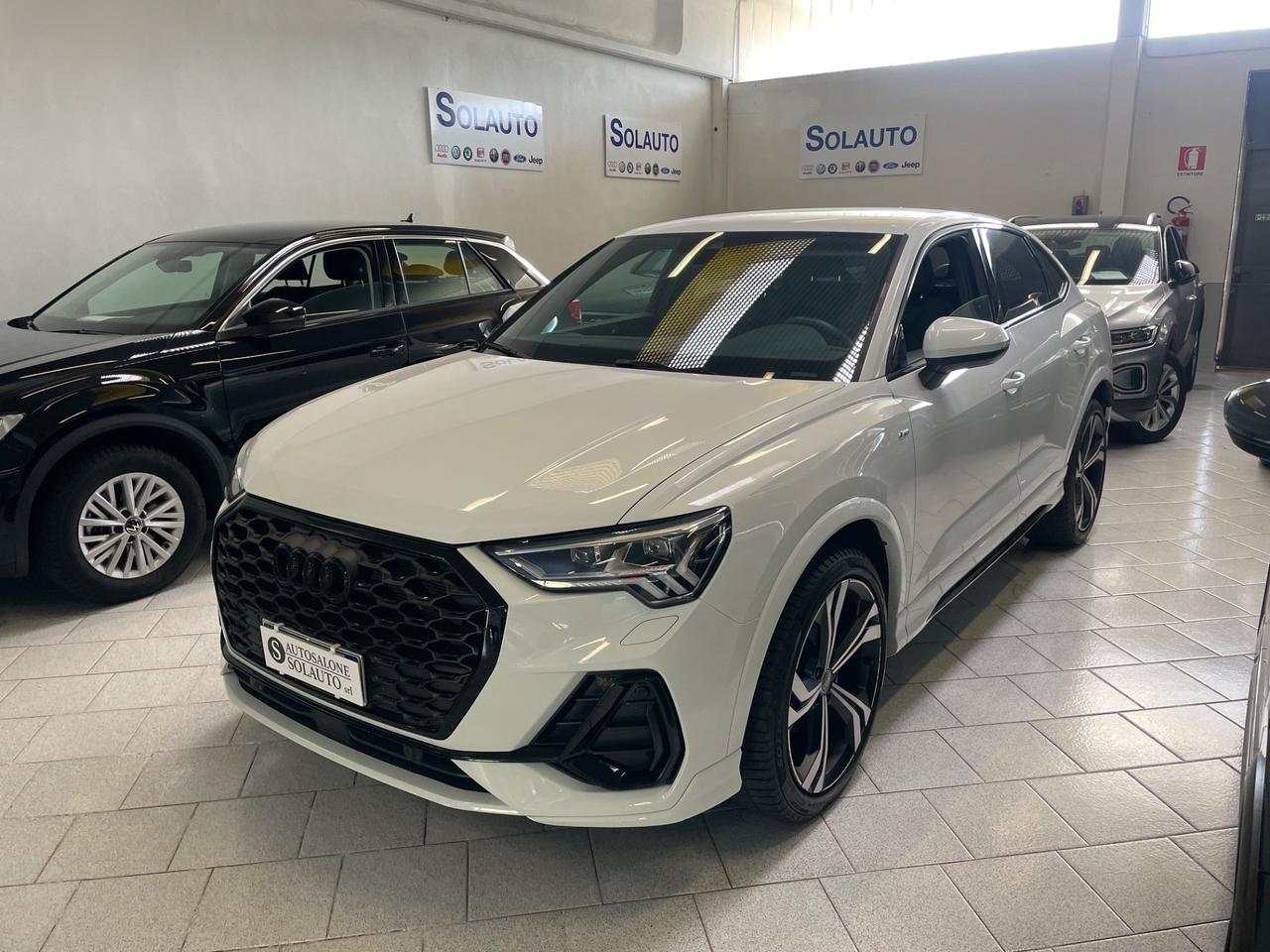 Audi Q3 Sportback 35 TFSI S tronic line Int+Est Black