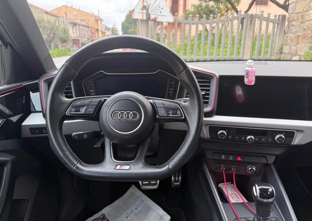 Audi A1 allstreet 30 TFSI S tronic Identity Contrast