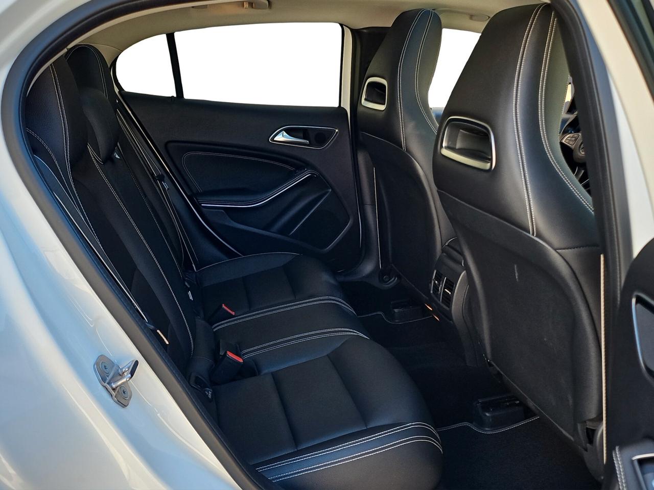 Mercedes-benz GLA 200 d Automatic Premium AMG FULL