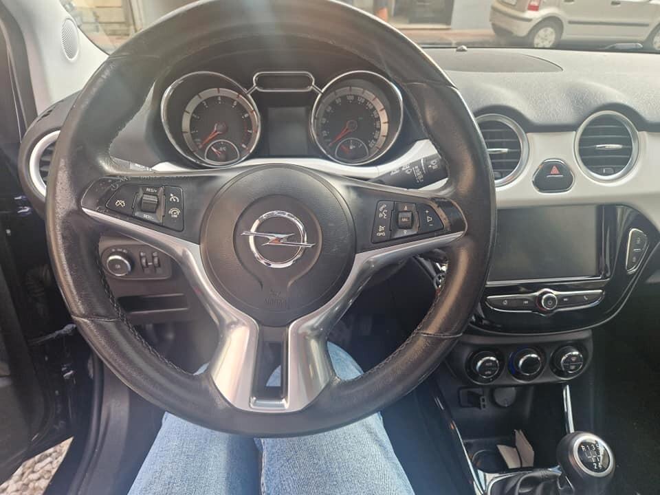 Opel Adam 1.2 70 CV Slam