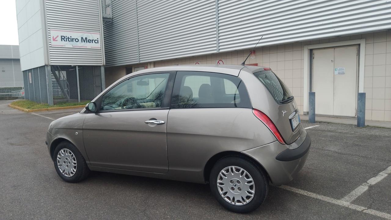 Lancia Ypsilon 1.2 BZ neopatentati 2005