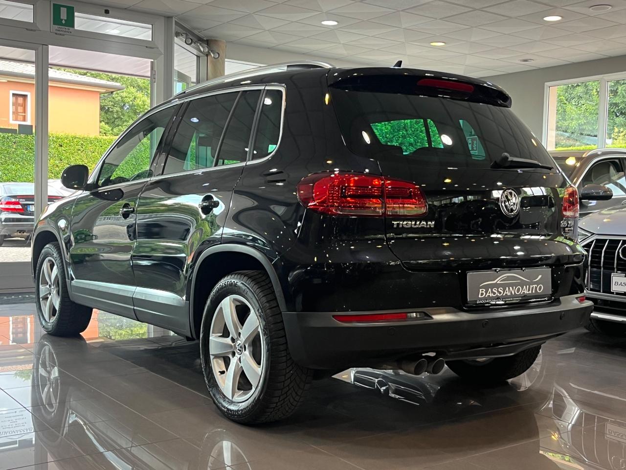 Volkswagen Tiguan AUTOMATICO 4X4 !!