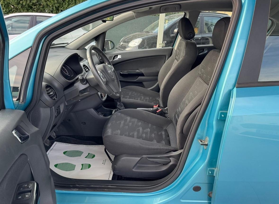 Opel Corsa 1.2 5 porte Club