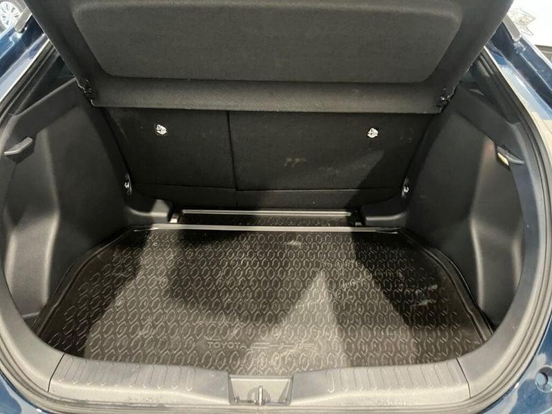 Toyota C-HR (2023-->) 1.8 HV Lounge