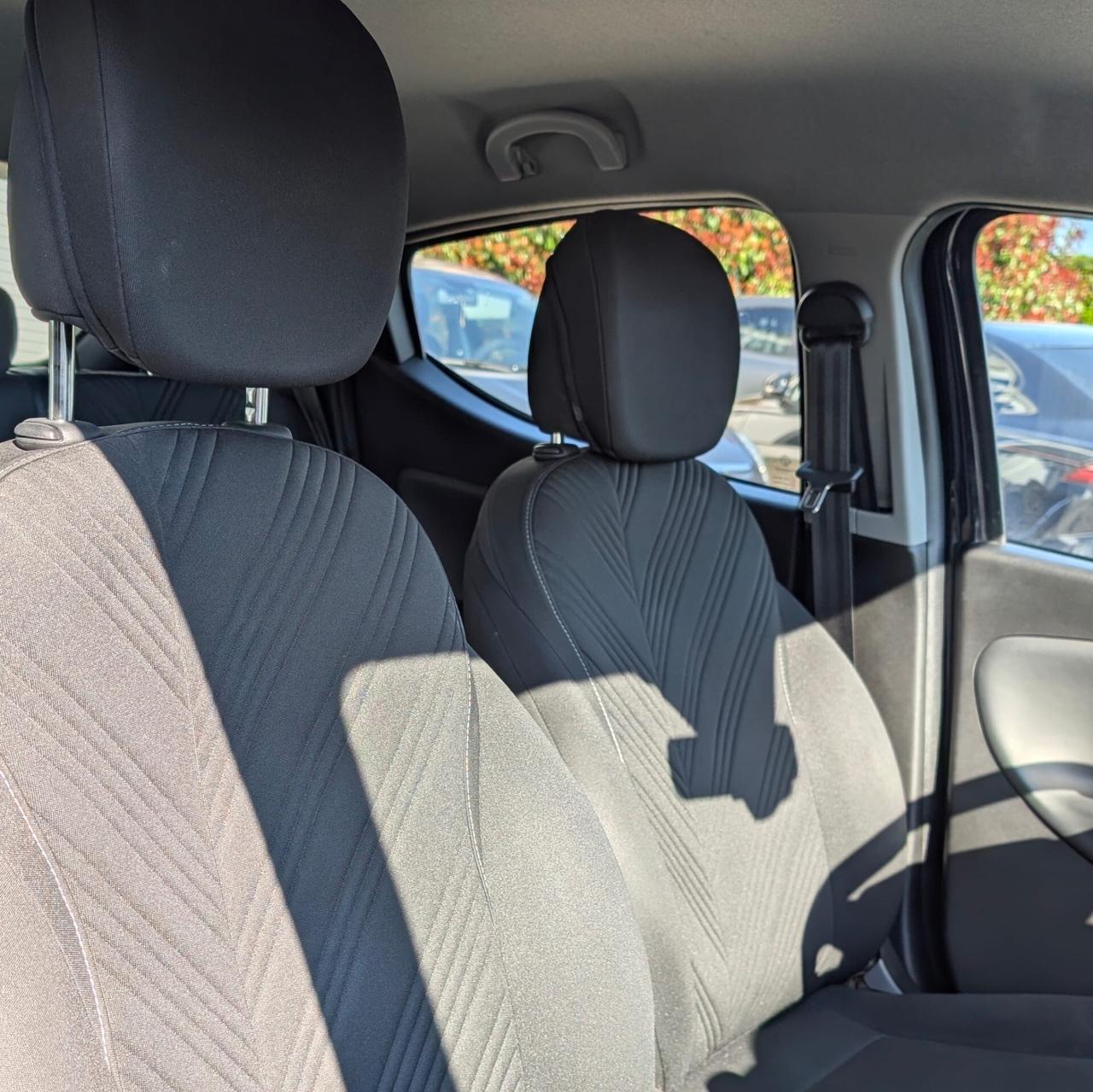 Lancia Ypsilon Firefly- Gold