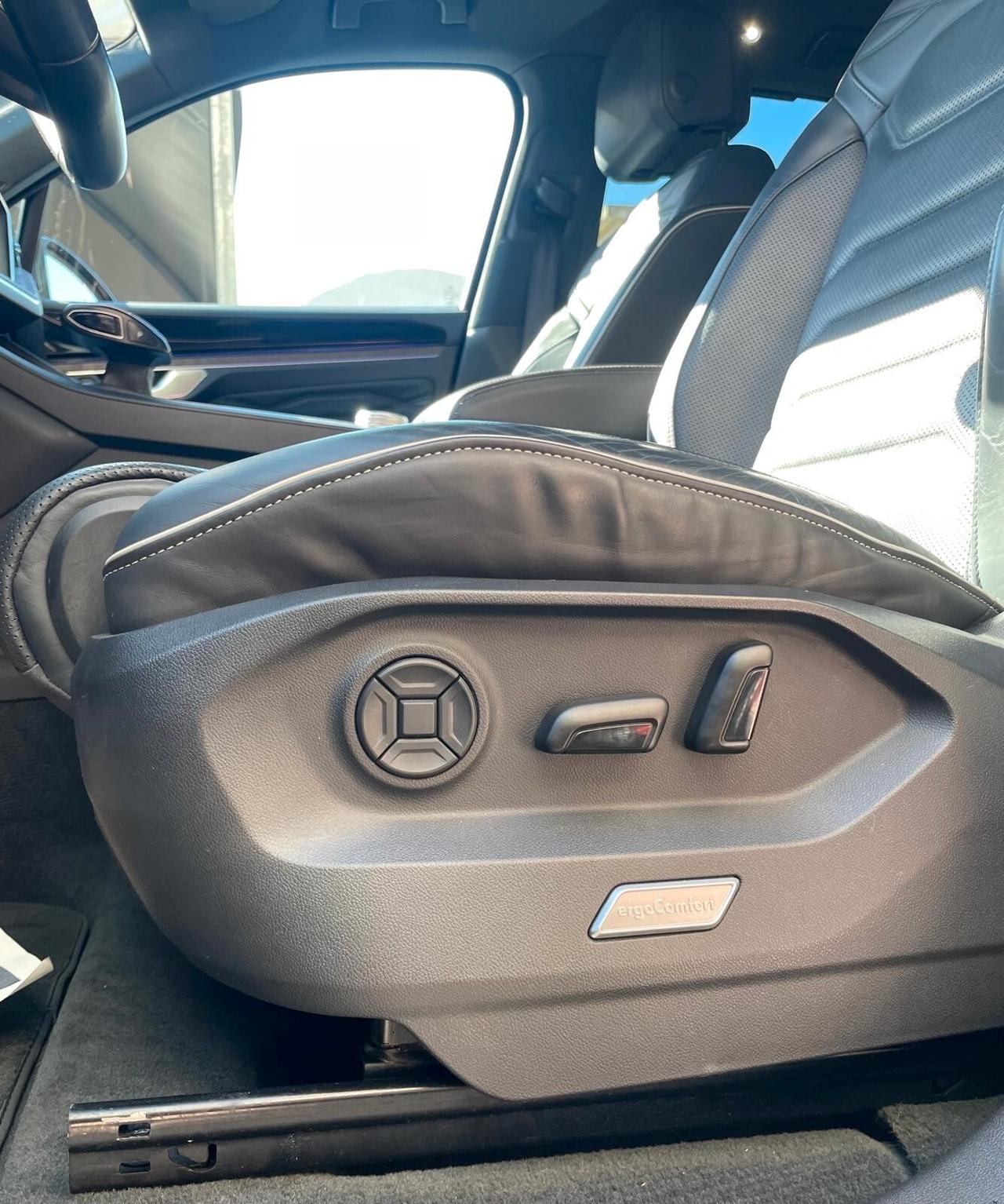 Volkswagen Touareg 3.0 V6 TDI 286 CV SCR Atmosphere