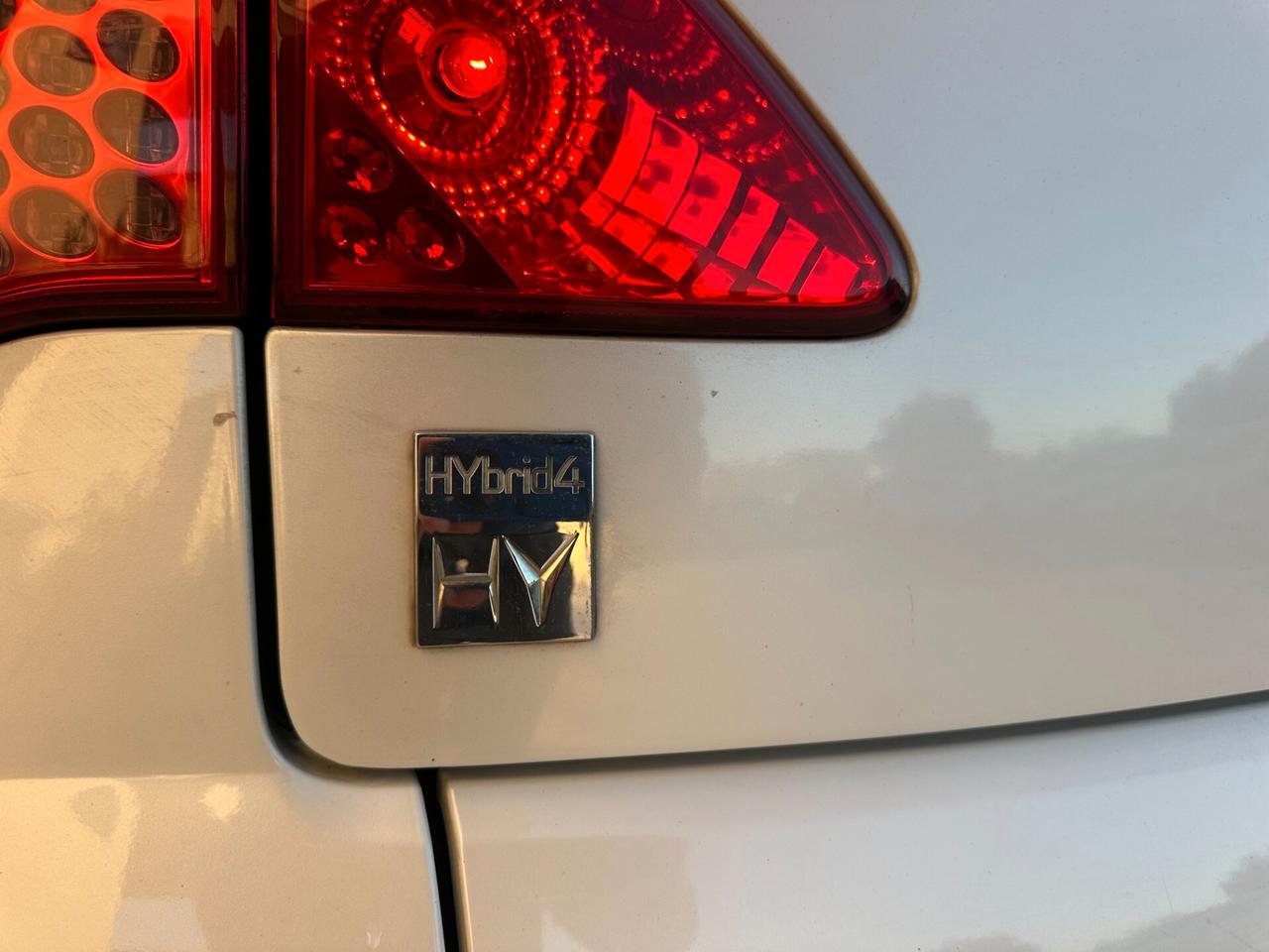 Peugeot 3008 HYbrid4/DIESEL 2012 Stupenda