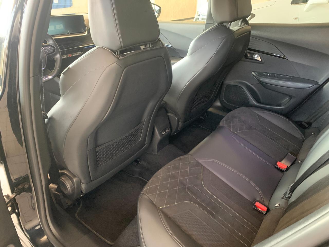 Peugeot 2008 BlueHDi 130 S&S EAT8 GT Pack