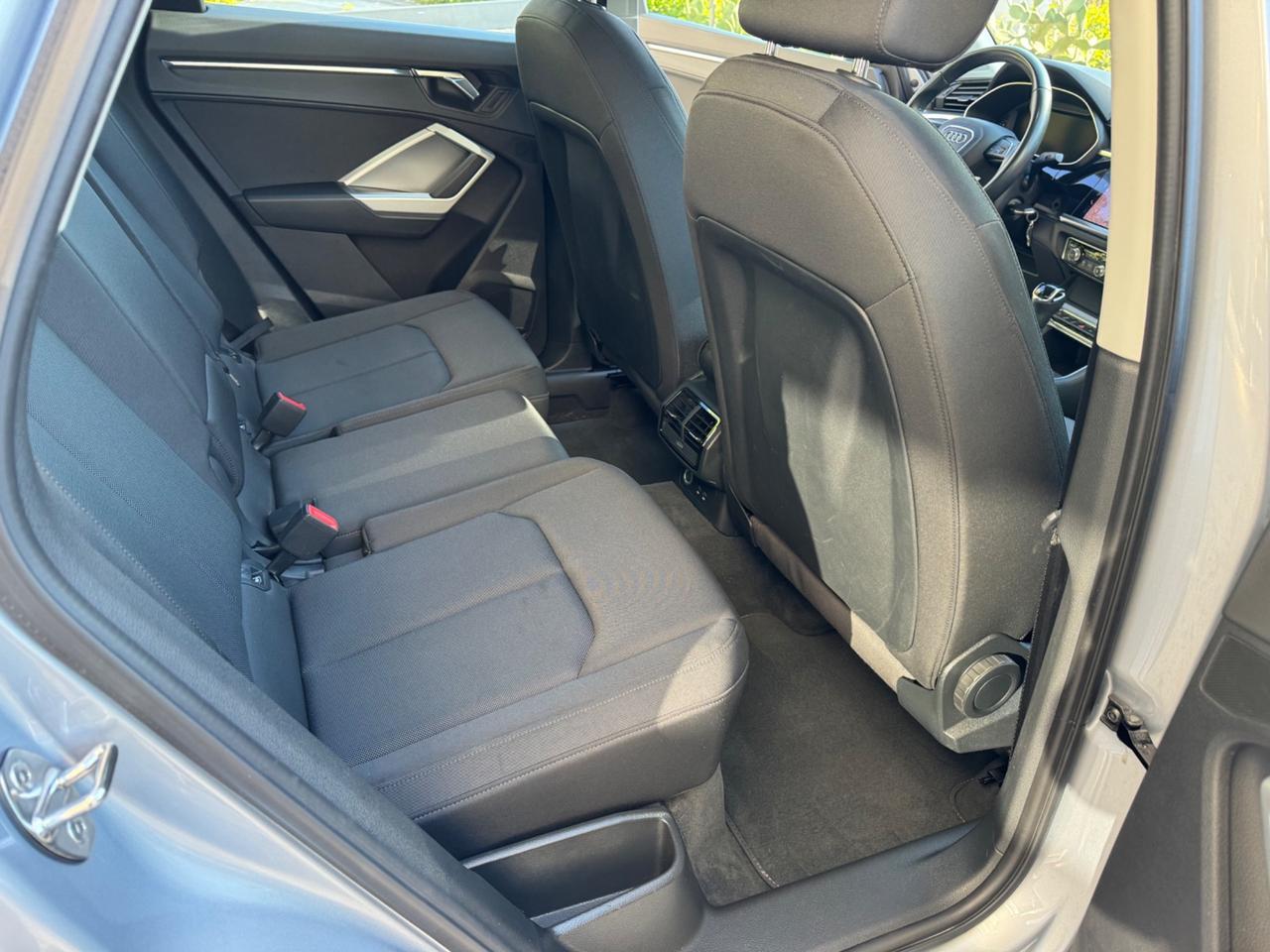 Audi Q3 2.0 TDI - FARI MATRIX - 2019