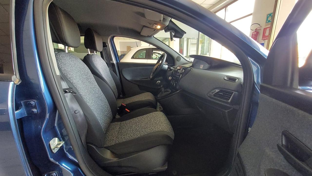 Lancia Ypsilon 1.0 FireFly 5 porte S&S Hybrid Silver Plus - Nessun vincolo