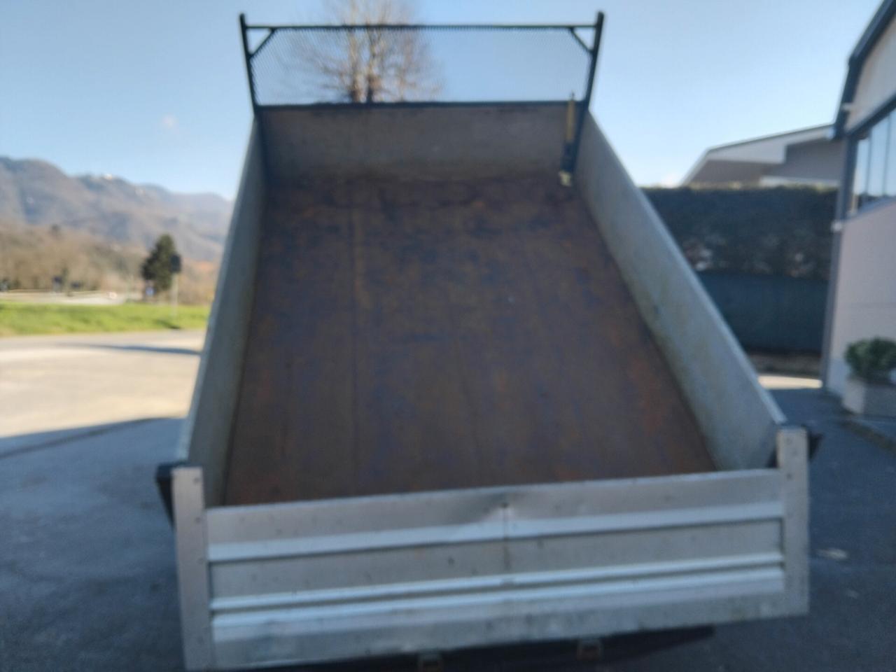 Isuzu d max ribaltabile e gancio traino