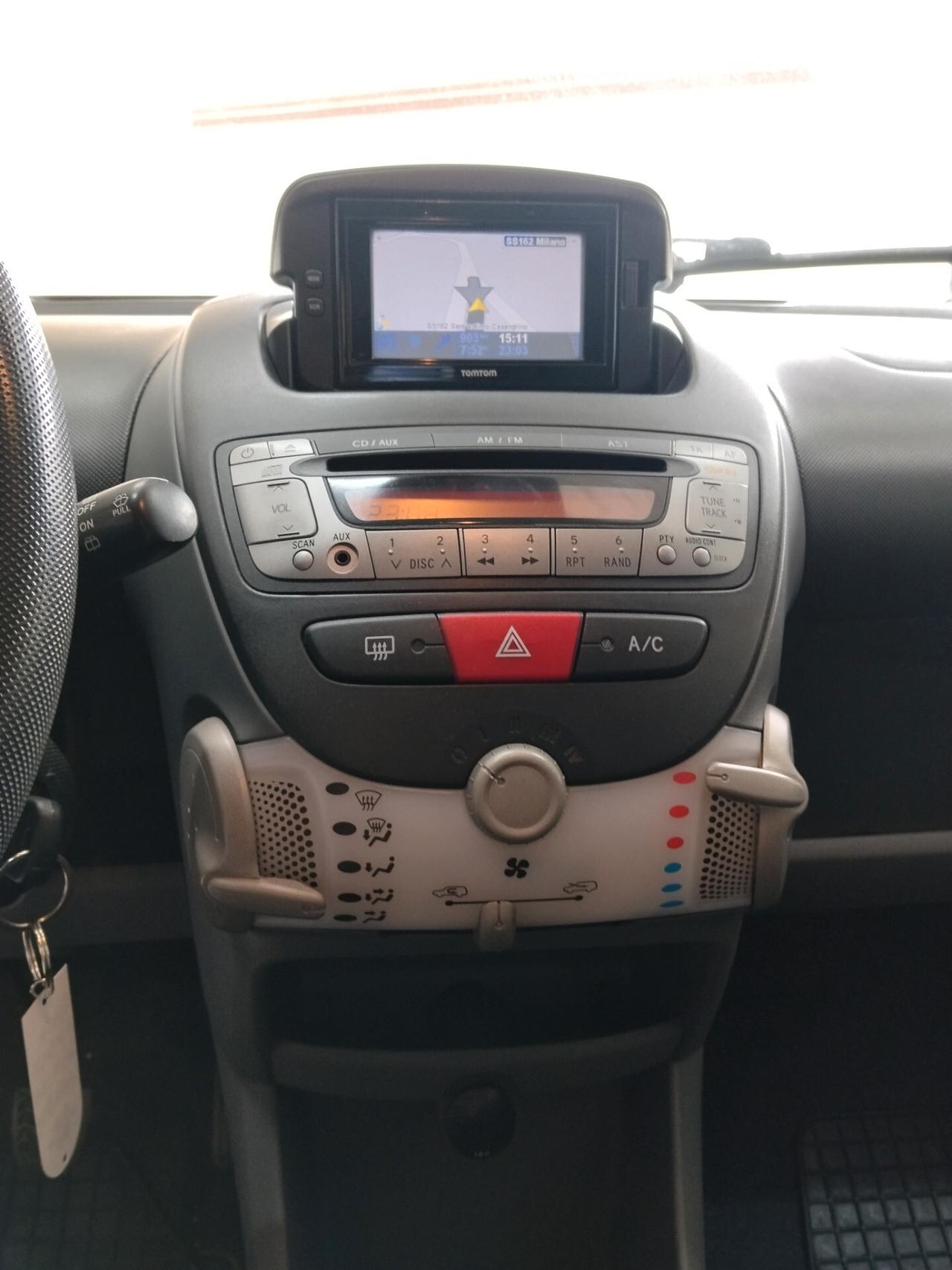 Toyota Aygo 1.0 benzina 2011 CON GARANZIA