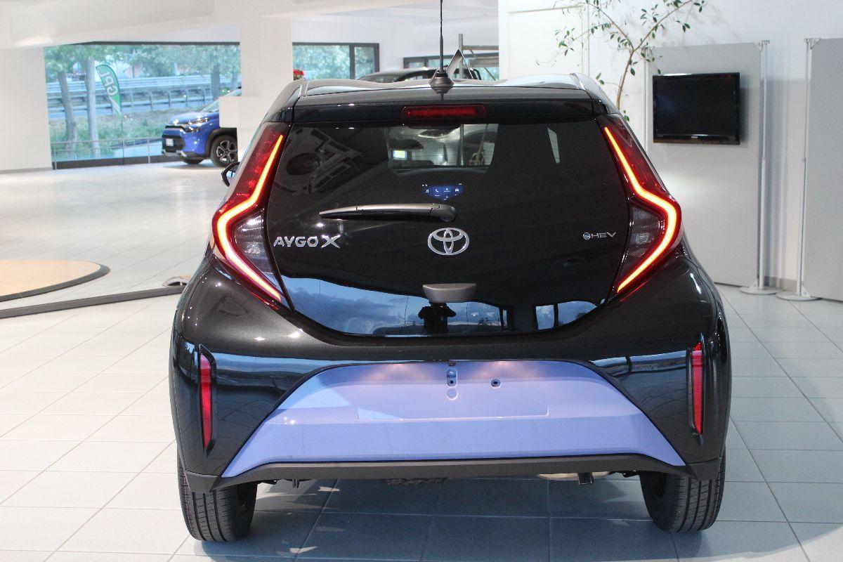 TOYOTA - Aygo X ICON HYBRID
