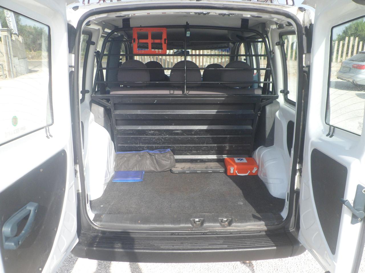 Fiat Doblo 5 posti autocarro