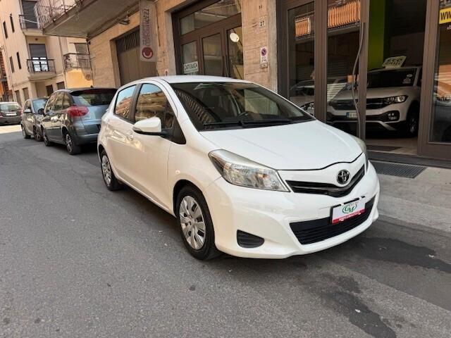 Toyota Yaris 1.4 D-4D 5 porte Lounge