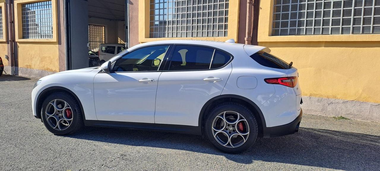 Alfa Romeo Stelvio 2.2 Turbodiesel 190 CV AT8 Q4 Sprint - KM. 92.000 TAGLIANDATO!