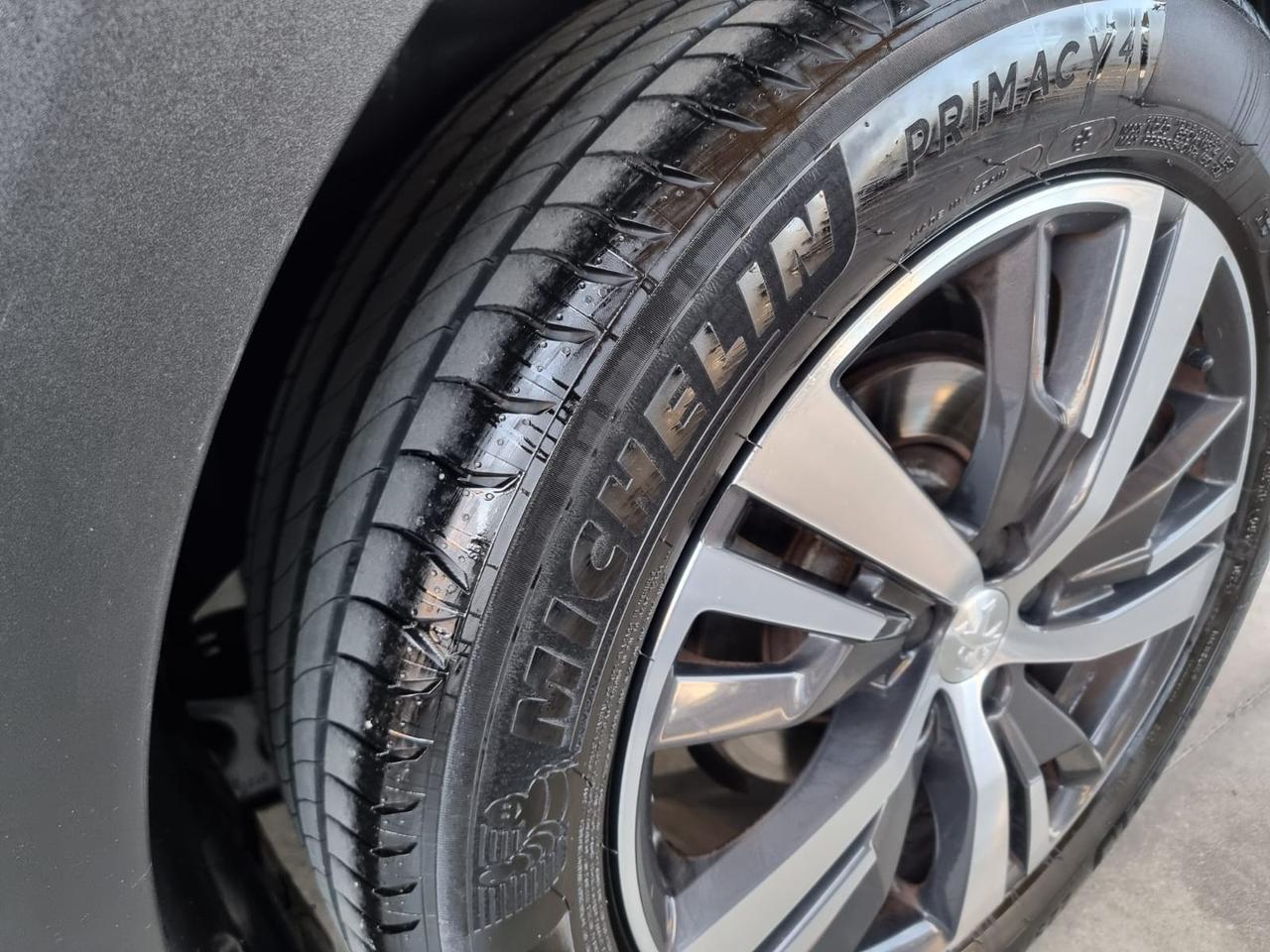 Peugeot 3008 BlueHDi 130 S&S EAT8 Allure