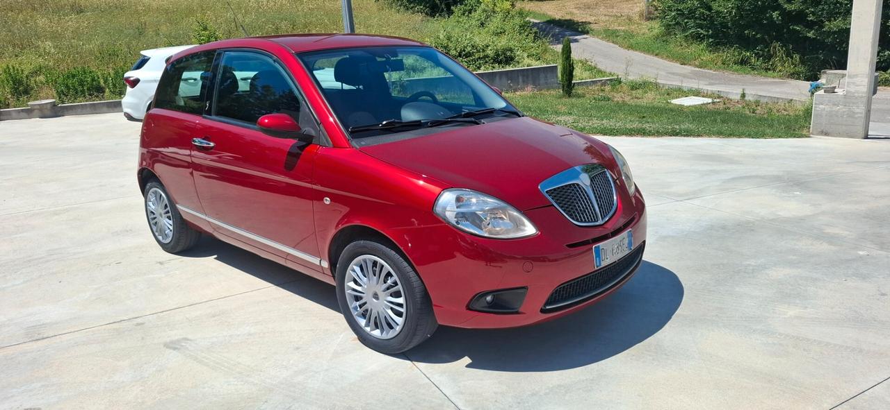 Lancia Ypsilon 1.3 MJT 75 CV Argento