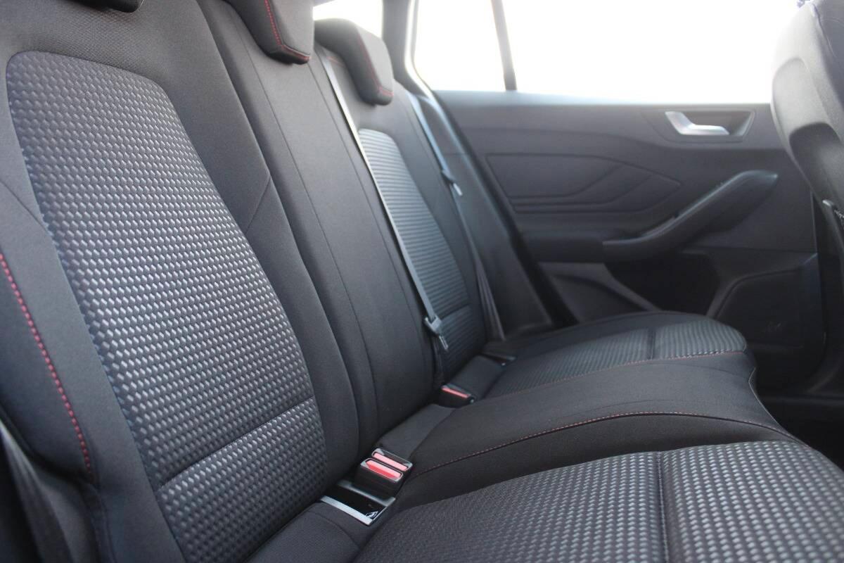 Ford Focus Wagon 1.5 ecoblue ST-Line 115cv AUTO con Navi e CarPlay