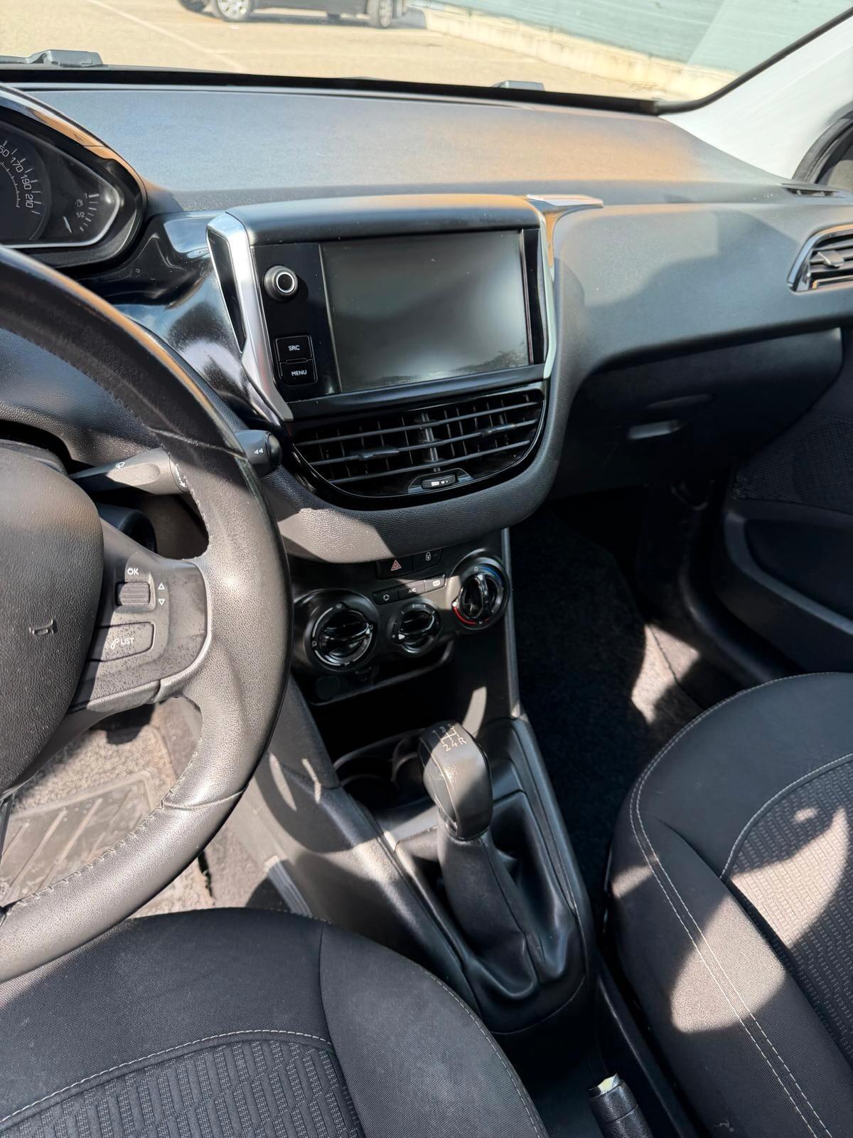 Peugeot 208 1.2 GPL - NEOPATENTATI - 12 MESI DI GARANZIA -