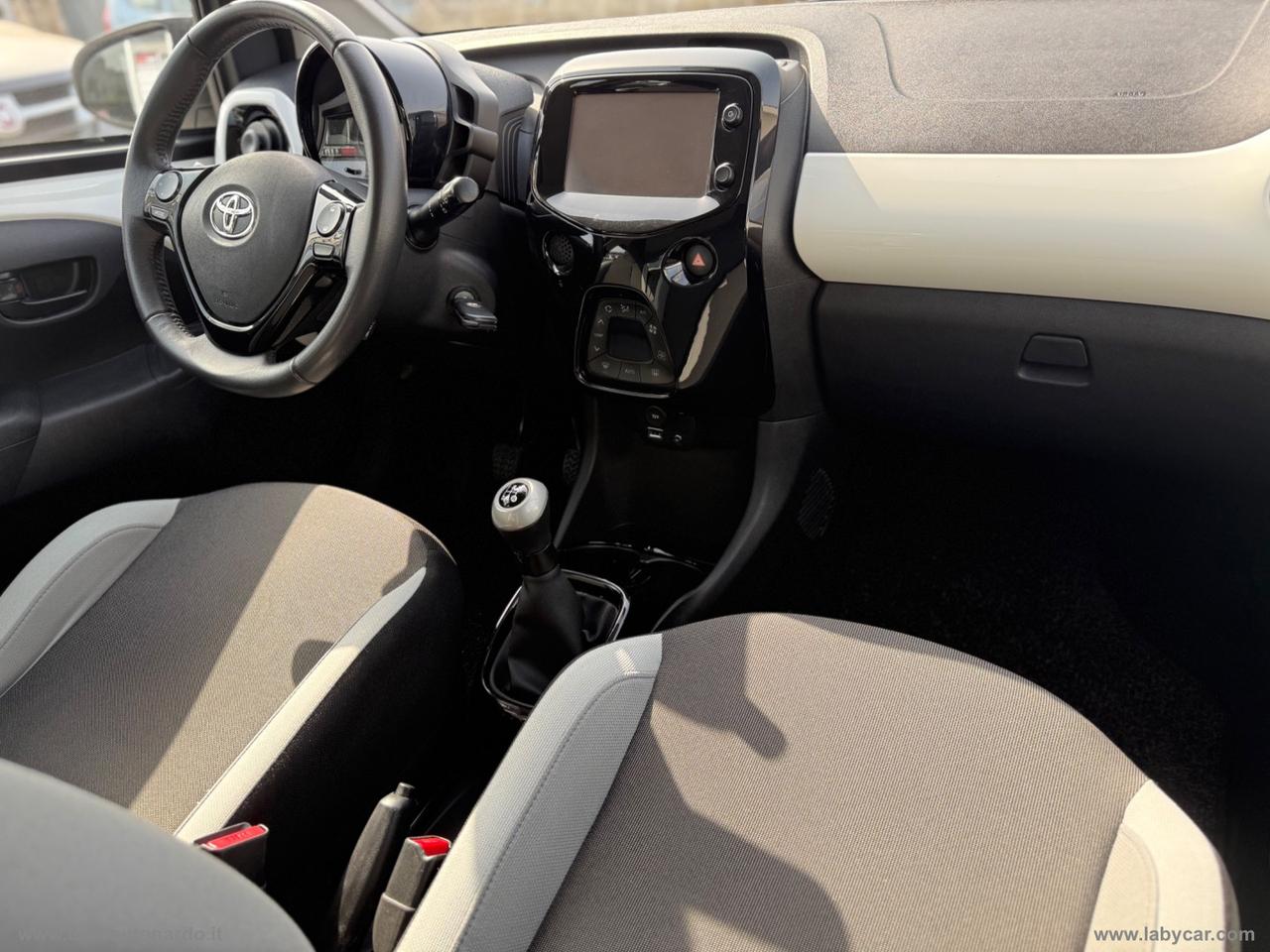 TOYOTA Aygo 1.0 VVT-i 69 CV 5p. x-wave