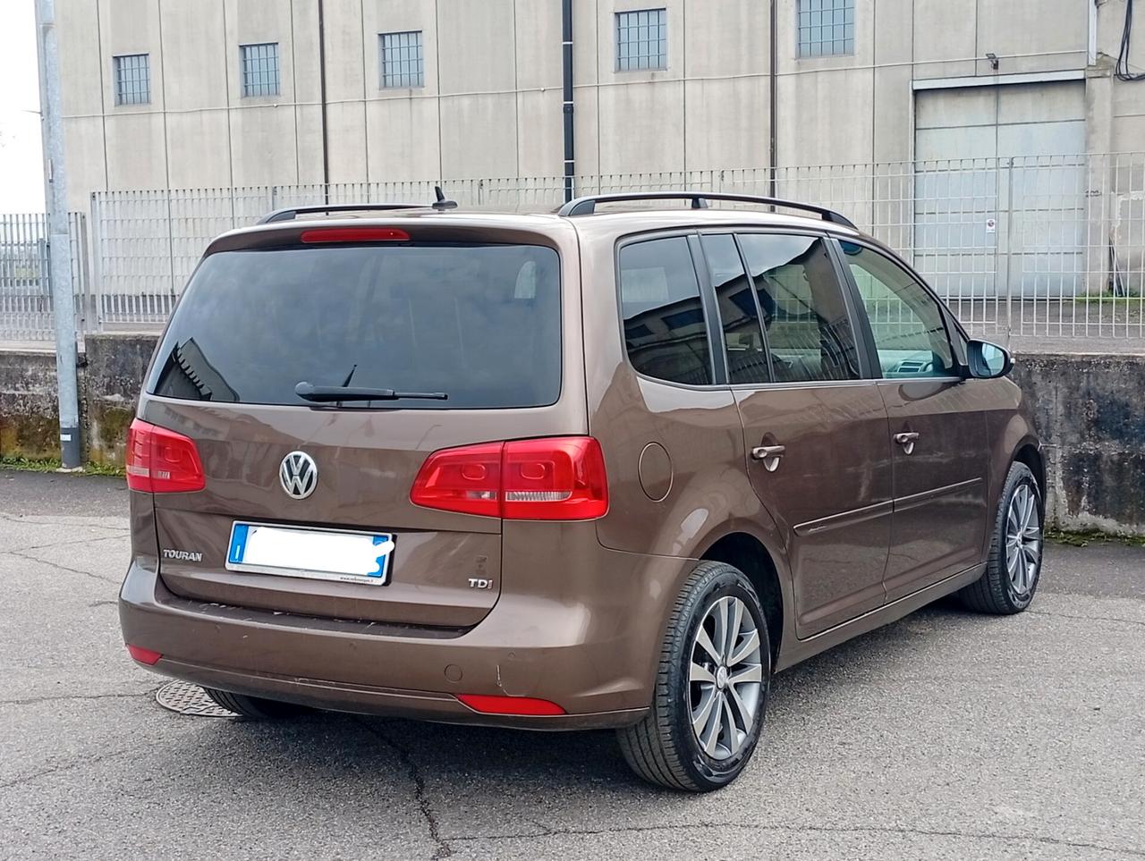 Volkswagen Touran 2015Comfortline 7 POSTII Neop Trattabile