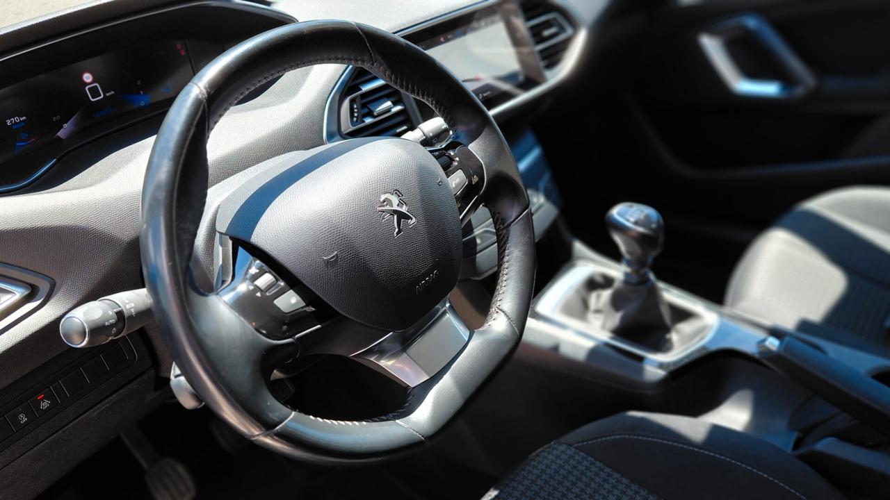 Peugeot 308 BlueHDi 100 S&S SW Business Navi